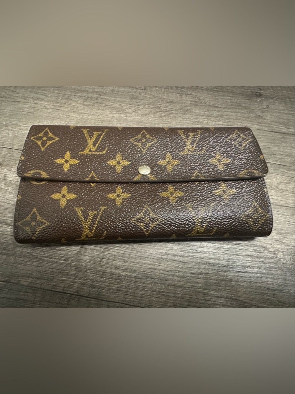 Louis Vuitton Monogram Sarah Wallet